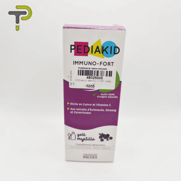 Renforcez vos défenses naturelles avec le Sirop PEDIAKID IMMUNO-FORT au goût de myrtille.