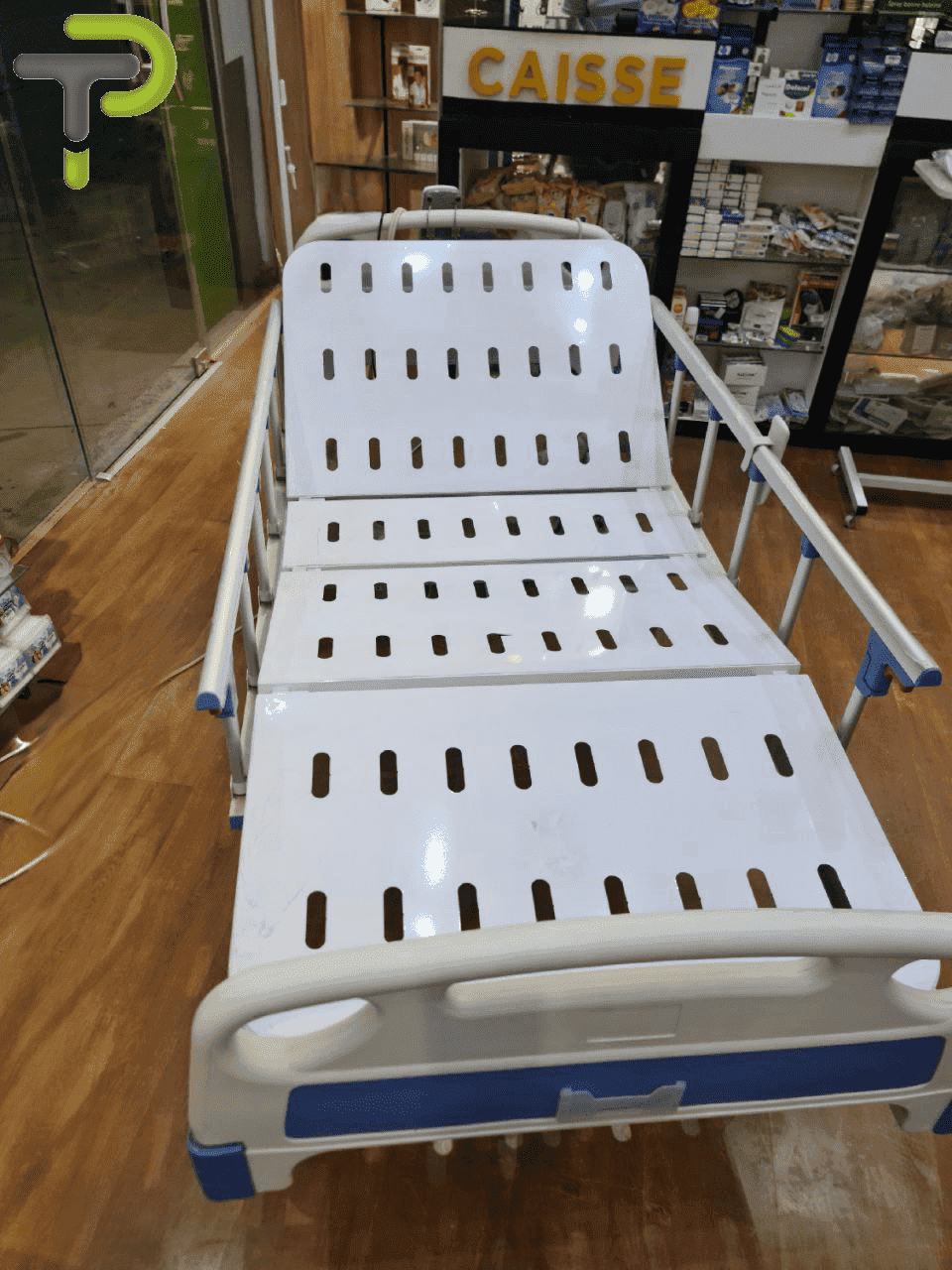 Lit Médicalisé Électrique avec Cadre Estampé et Réglages d'Angle – Pharmacie Denni